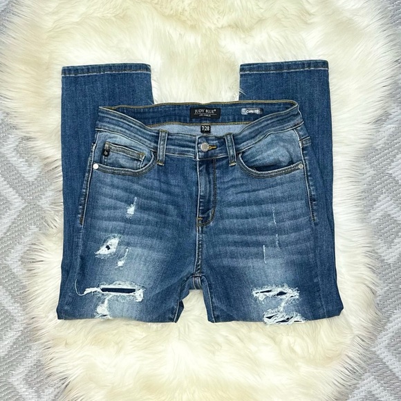 Judy Blue Capri Fit Distressed Jeans [1110] - Picture 2 of 8